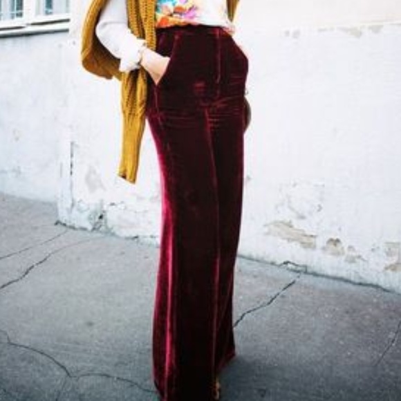 ❤ LAST PAIR❤ SEXY VELVET PANTS! - Picture 3 of 4